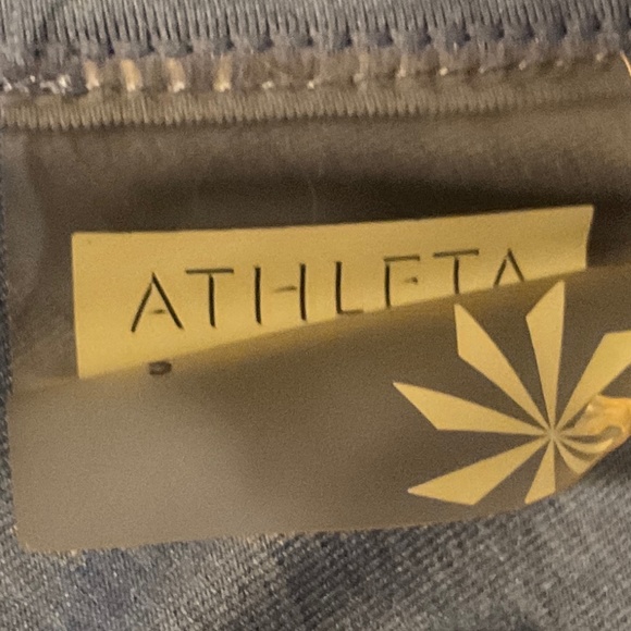 Athleta exercise tank with built in shelf bra size small, bluish purple - Picture 3 of 4